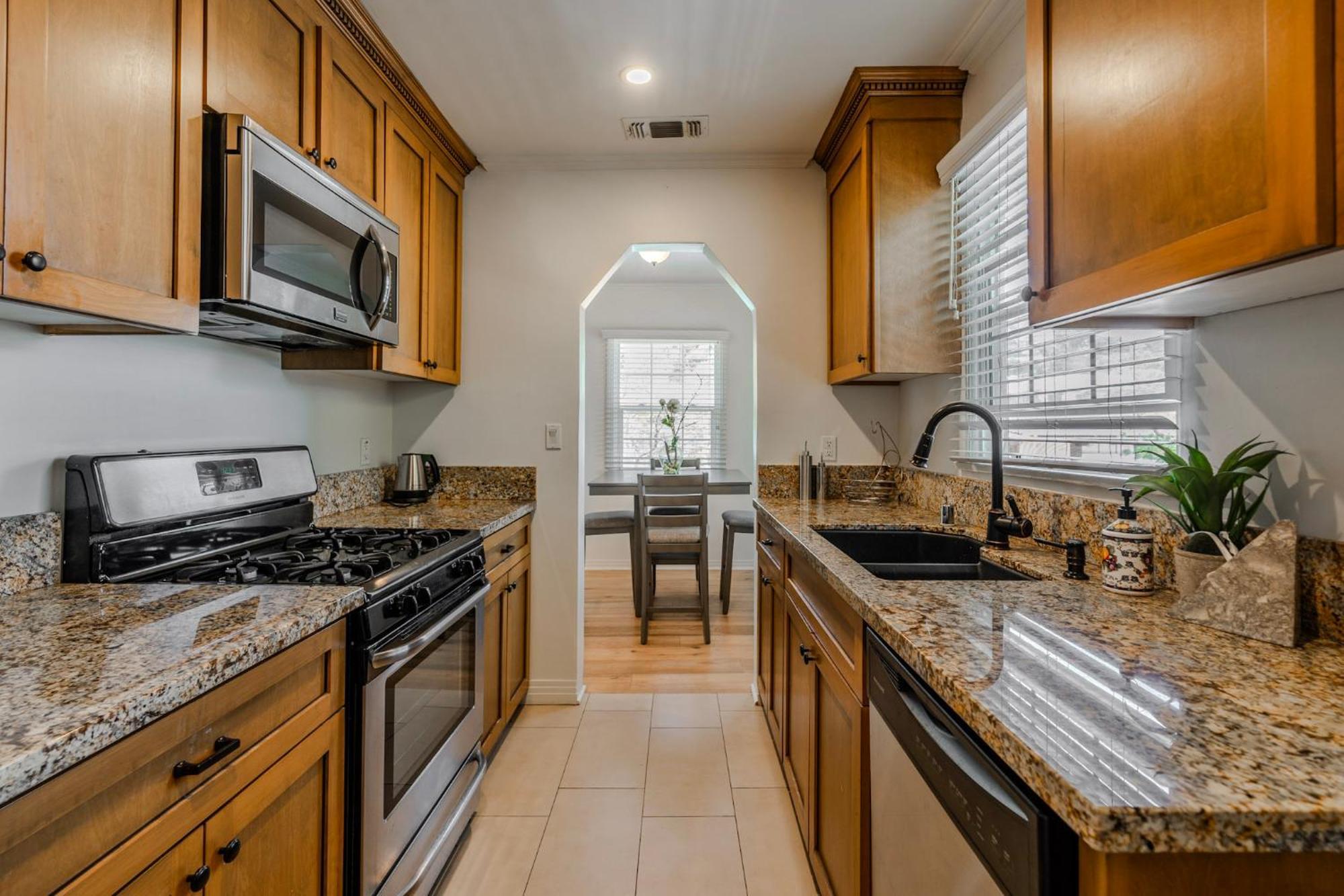 Incredible Suite Near Universal Studios Лос-Анджелес Экстерьер фото