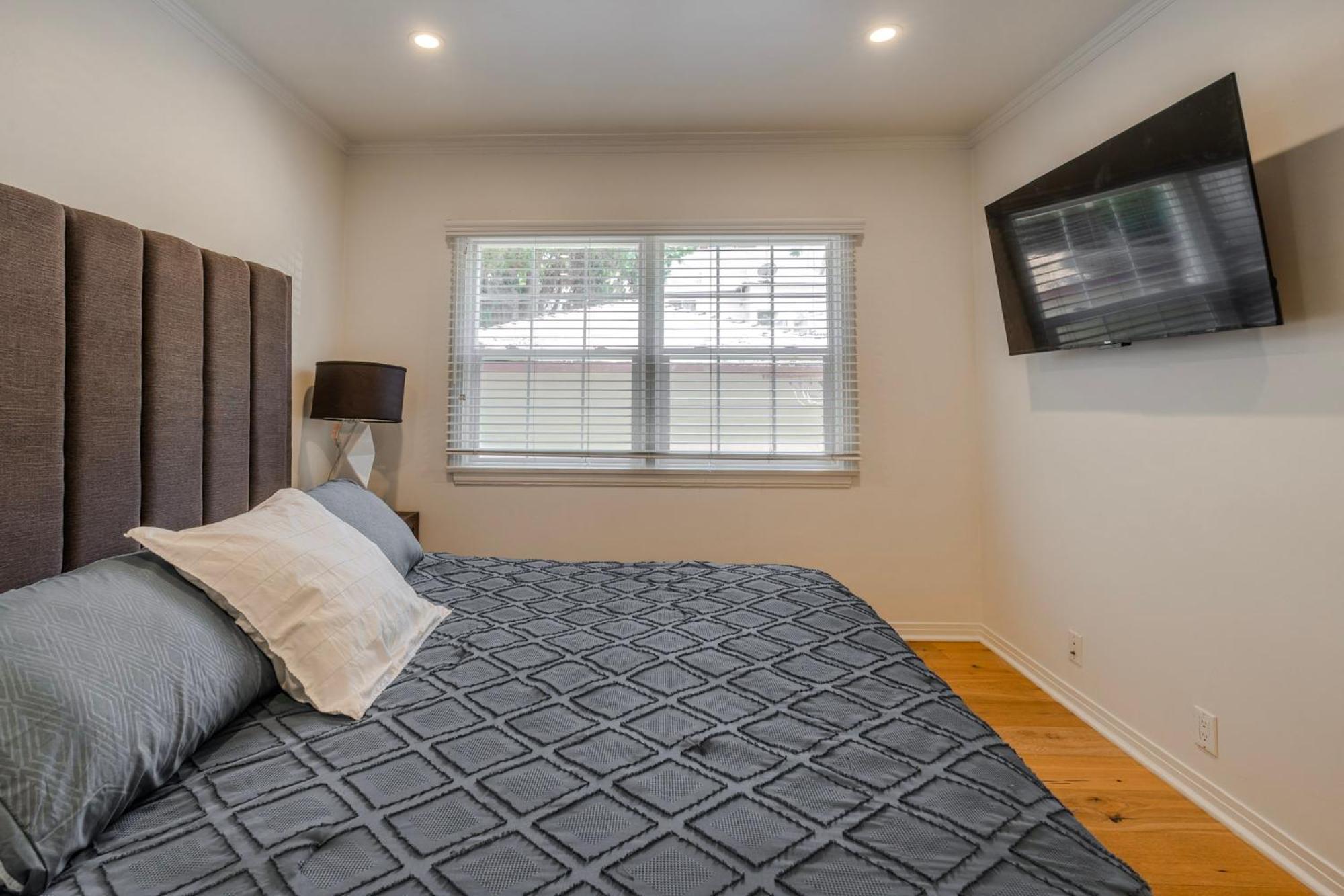 Incredible Suite Near Universal Studios Лос-Анджелес Экстерьер фото